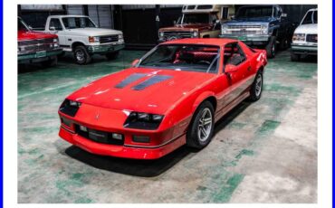 Chevrolet-camaro-iroc-1987-red
