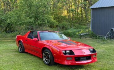 Chevrolet-camaro-iroc-z-1985-red-1