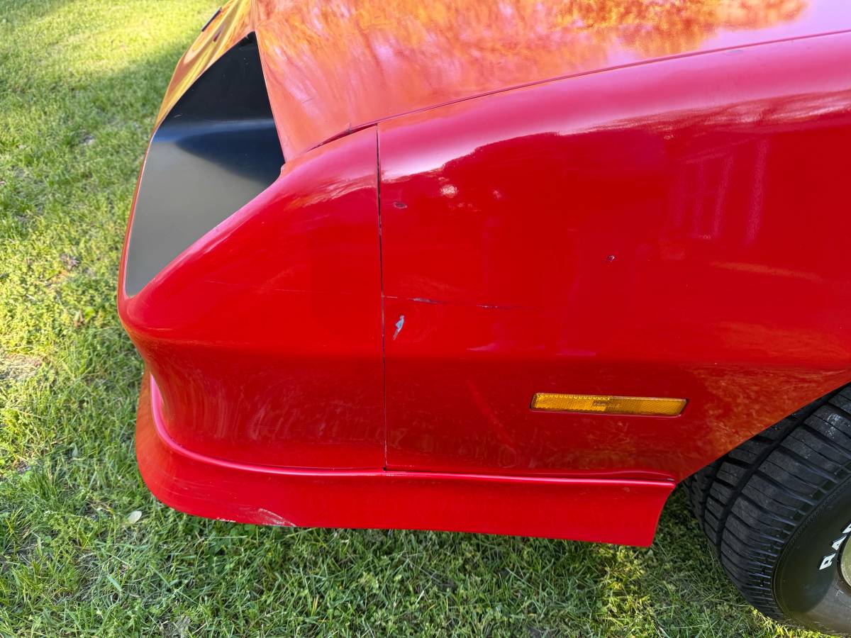 Chevrolet-camaro-iroc-z-1985-red-20