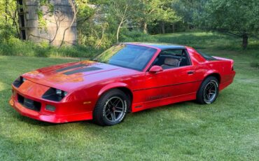 Chevrolet-camaro-iroc-z-1985-red