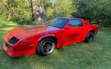 Chevrolet-camaro-iroc-z-1985-red-8
