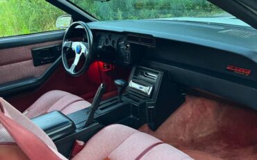 Chevrolet-camaro-iroc-z-1989-white-11