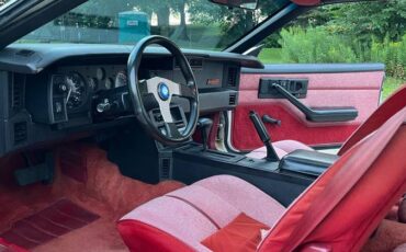 Chevrolet-camaro-iroc-z-1989-white-12