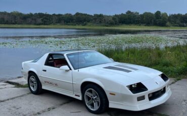 Chevrolet-camaro-iroc-z-1989-white-4