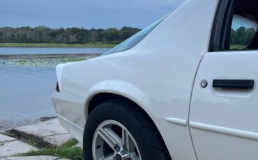 Chevrolet-camaro-iroc-z-1989-white-9