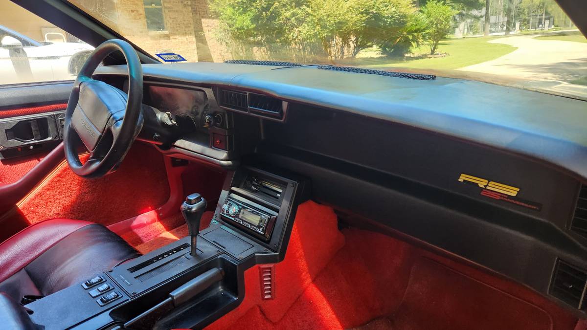 Chevrolet-camaro-rs-1992-white-7