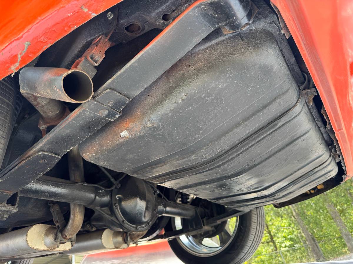 Chevrolet-camaro-split-bumper-1970-orange-9