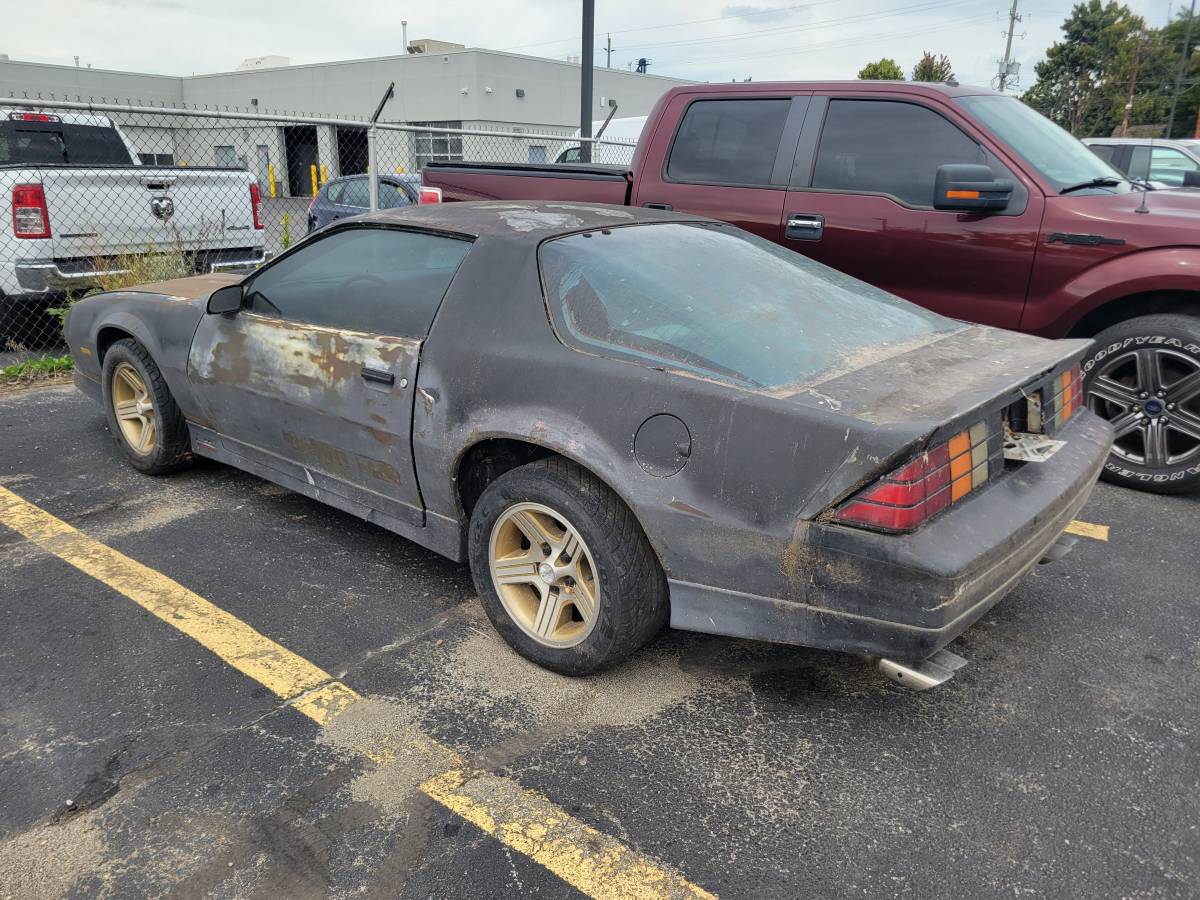 Chevrolet-camaro-sport-1988-black-1