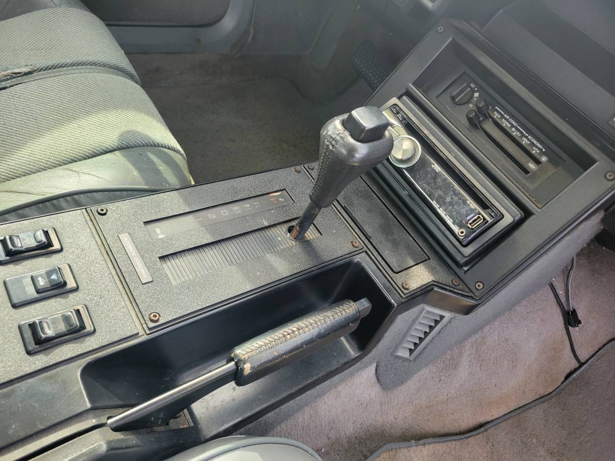 Chevrolet-camaro-sport-1988-black-11