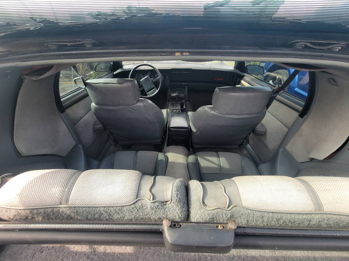 Chevrolet-camaro-sport-1988-black-17