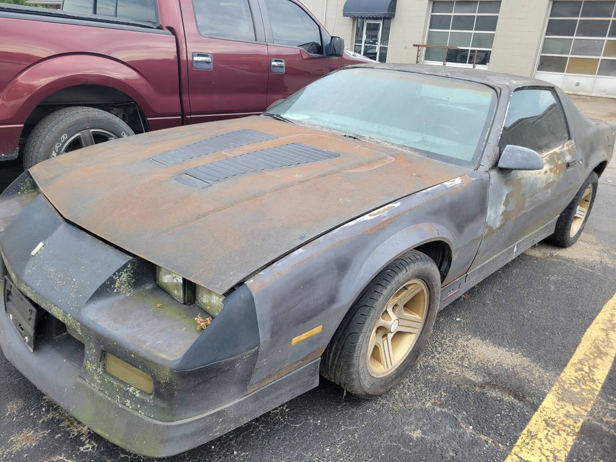 Chevrolet-camaro-sport-1988-black-2
