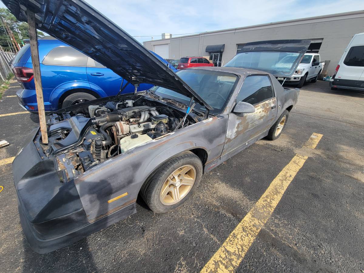 Chevrolet-camaro-sport-1988-black-4