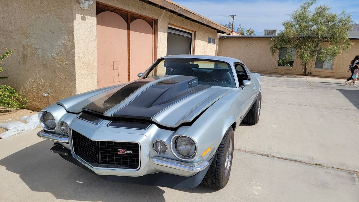 Chevrolet-camaro-z28-1971-silver-1
