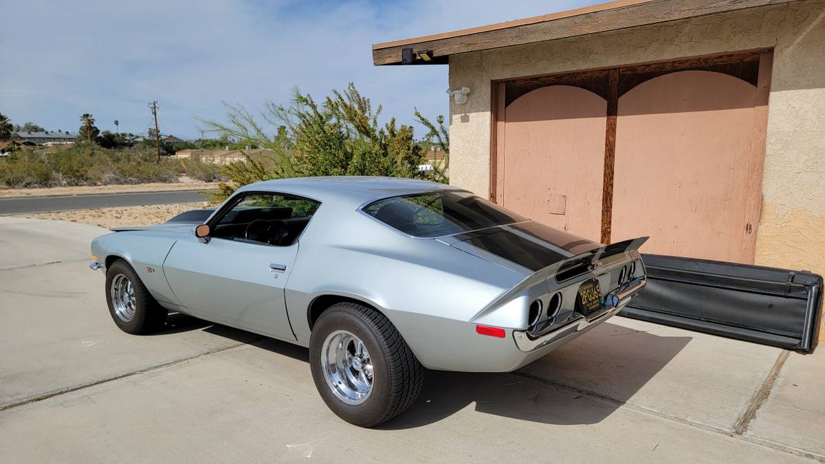 Chevrolet-camaro-z28-1971-silver-7