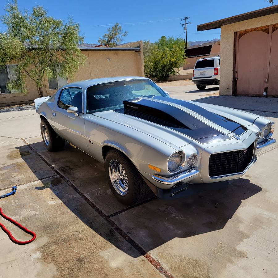 Chevrolet-camaro-z28-1971-silver