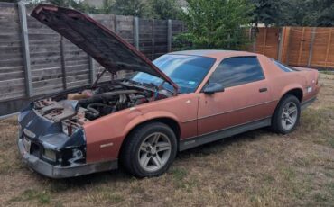 Chevrolet-camaro-z28-1987-red-15