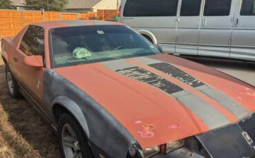 Chevrolet-camaro-z28-1987-red-3