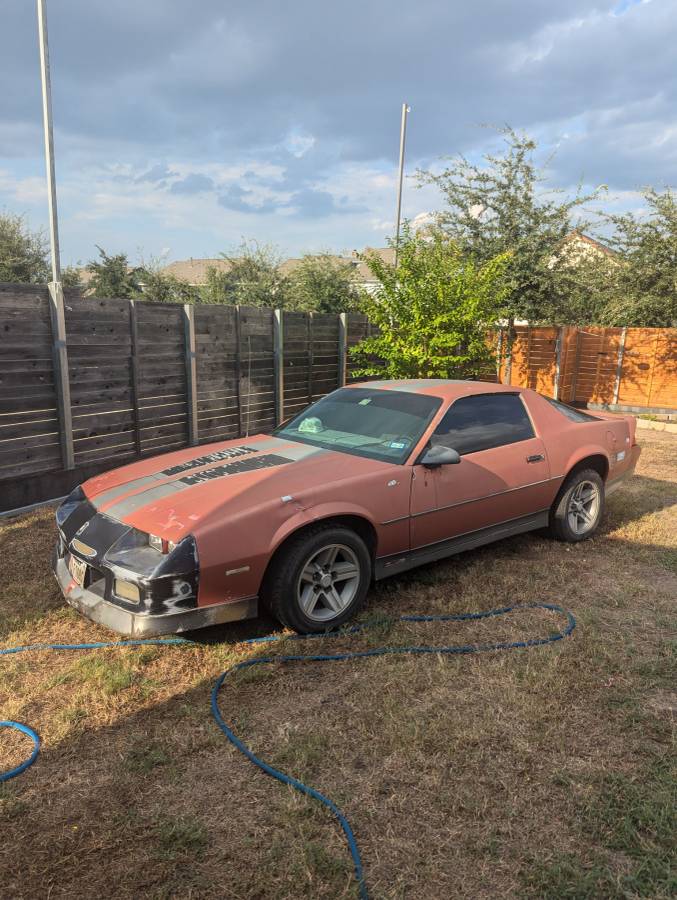 Chevrolet-camaro-z28-1987-red-4