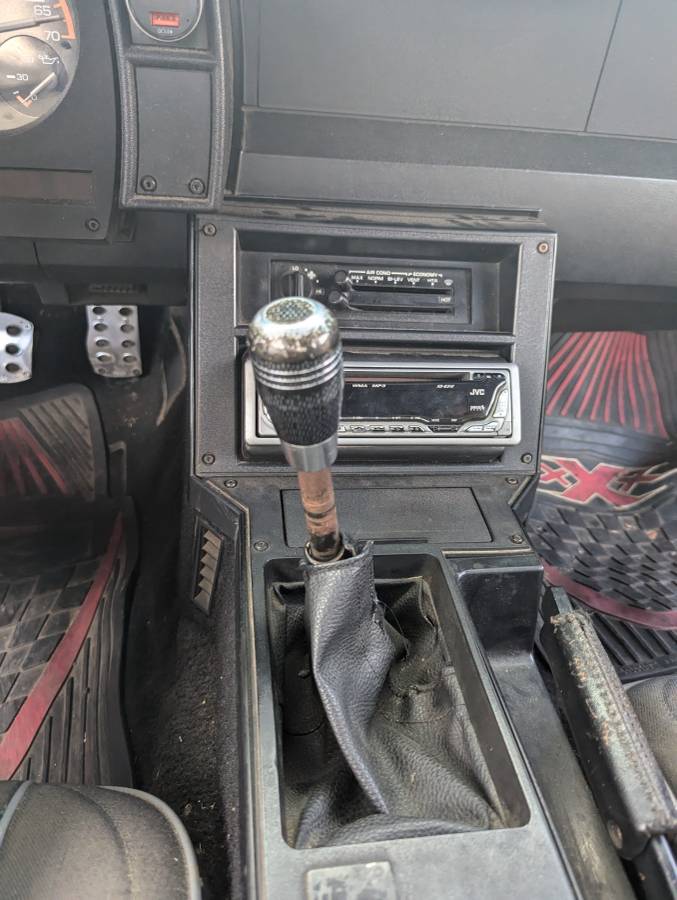 Chevrolet-camaro-z28-1987-red-6