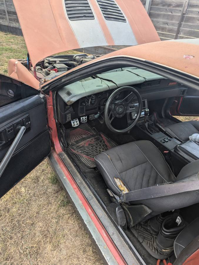 Chevrolet-camaro-z28-1987-red-8