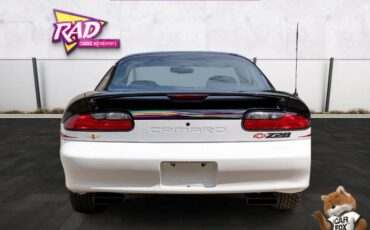 Chevrolet-camaro-z28-1993-10