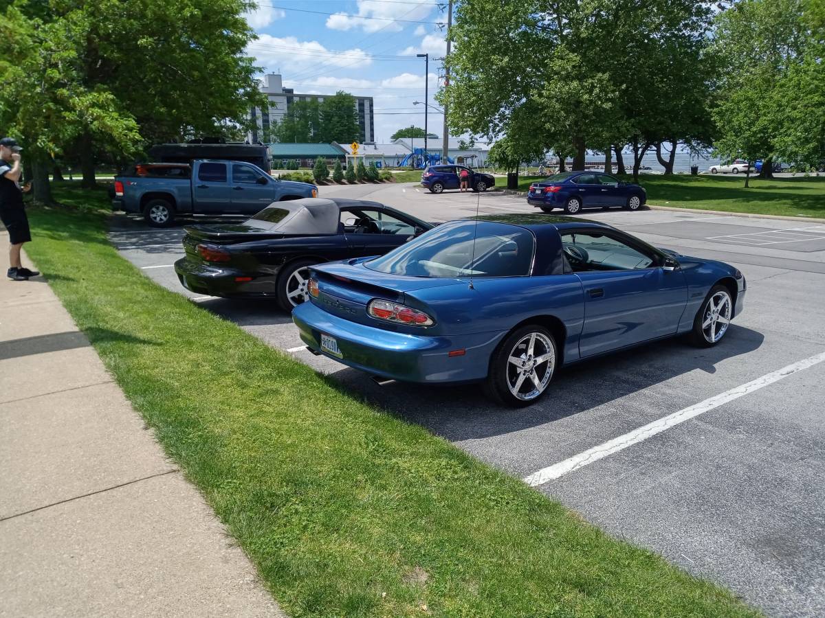 Chevrolet-camaro-z28-1993-blue-11