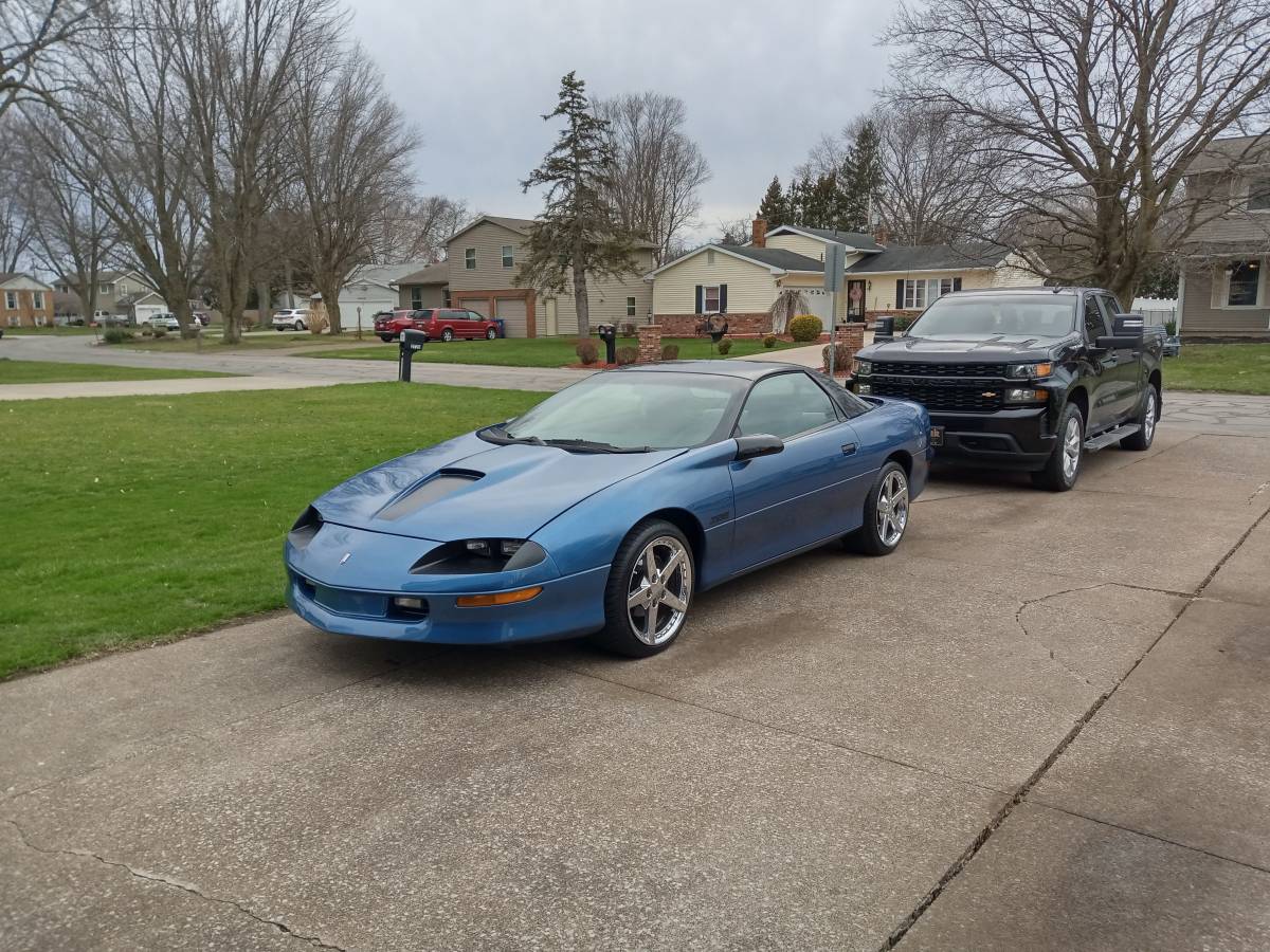 Chevrolet-camaro-z28-1993-blue-12