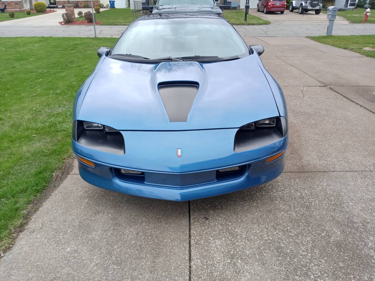 Chevrolet-camaro-z28-1993-blue-13