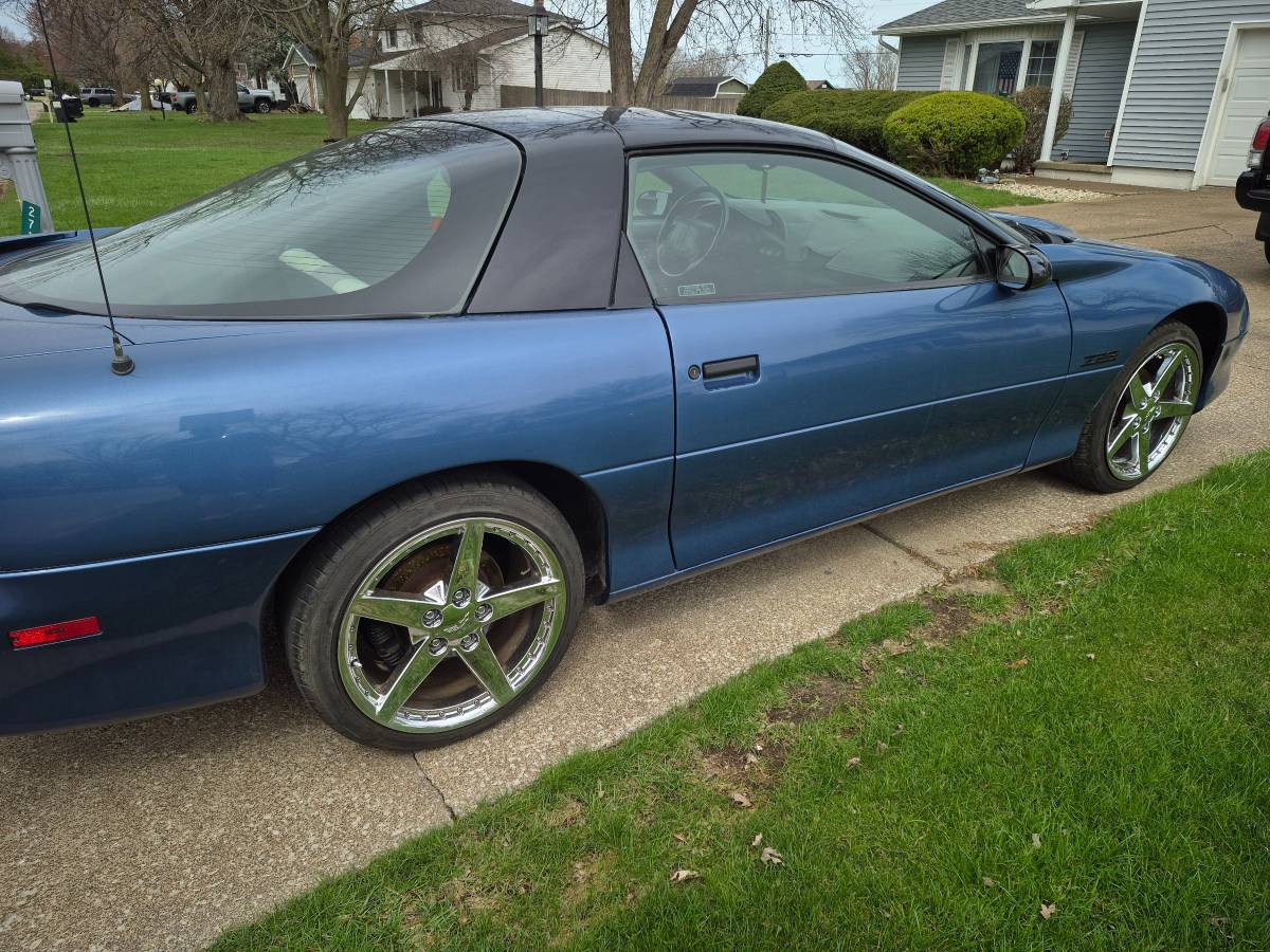 Chevrolet-camaro-z28-1993-blue-3