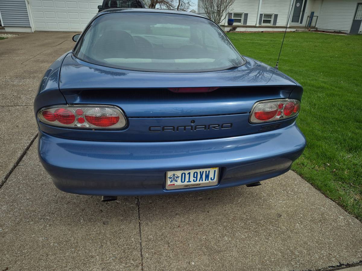 Chevrolet-camaro-z28-1993-blue-4