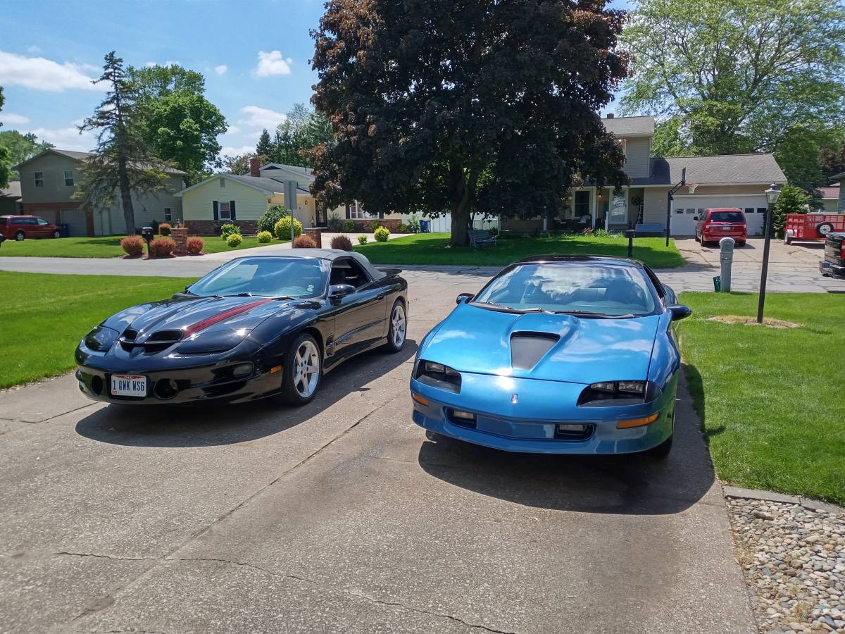 Chevrolet-camaro-z28-1993-blue-7