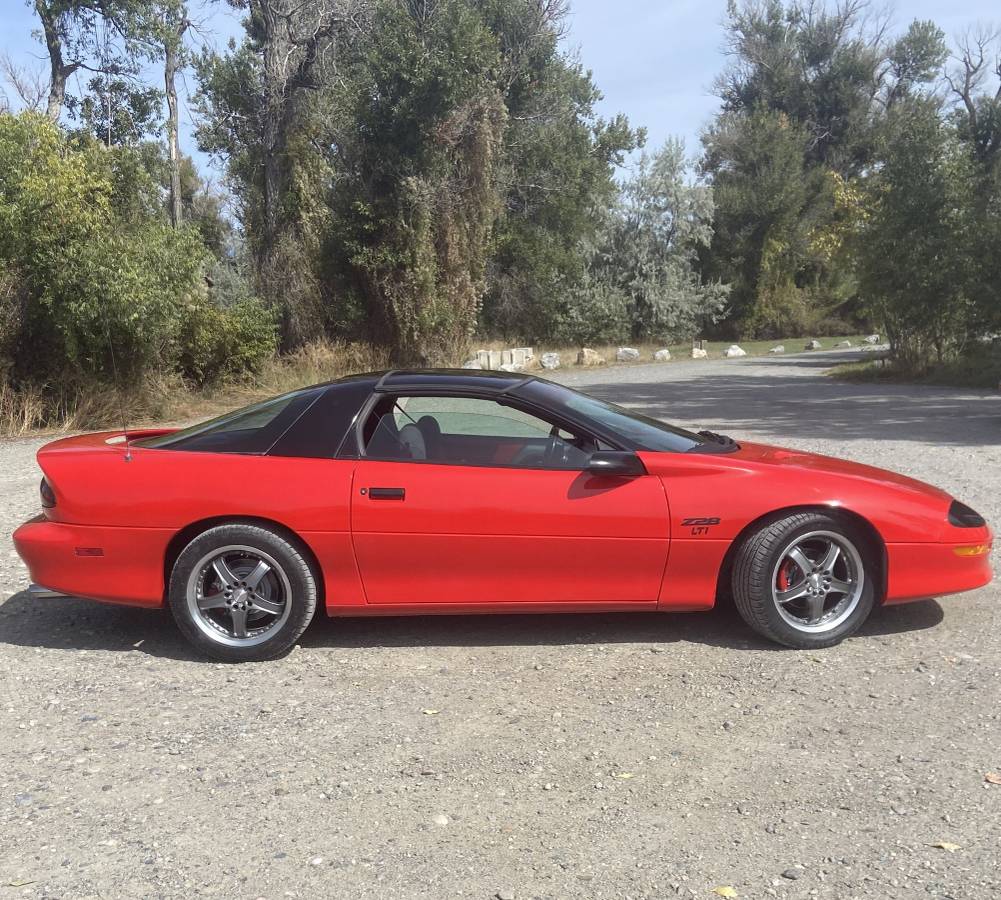 Chevrolet-camaro-z28-1994-red-10
