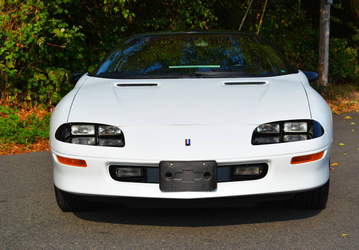 Chevrolet-camaro-z28-1994-white-1
