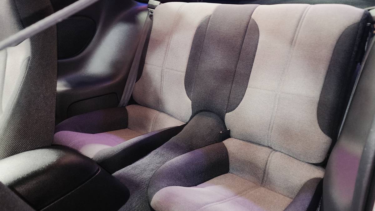 Chevrolet-camaro-z28-1994-white-14