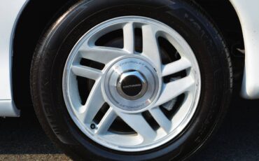 Chevrolet-camaro-z28-1994-white-18