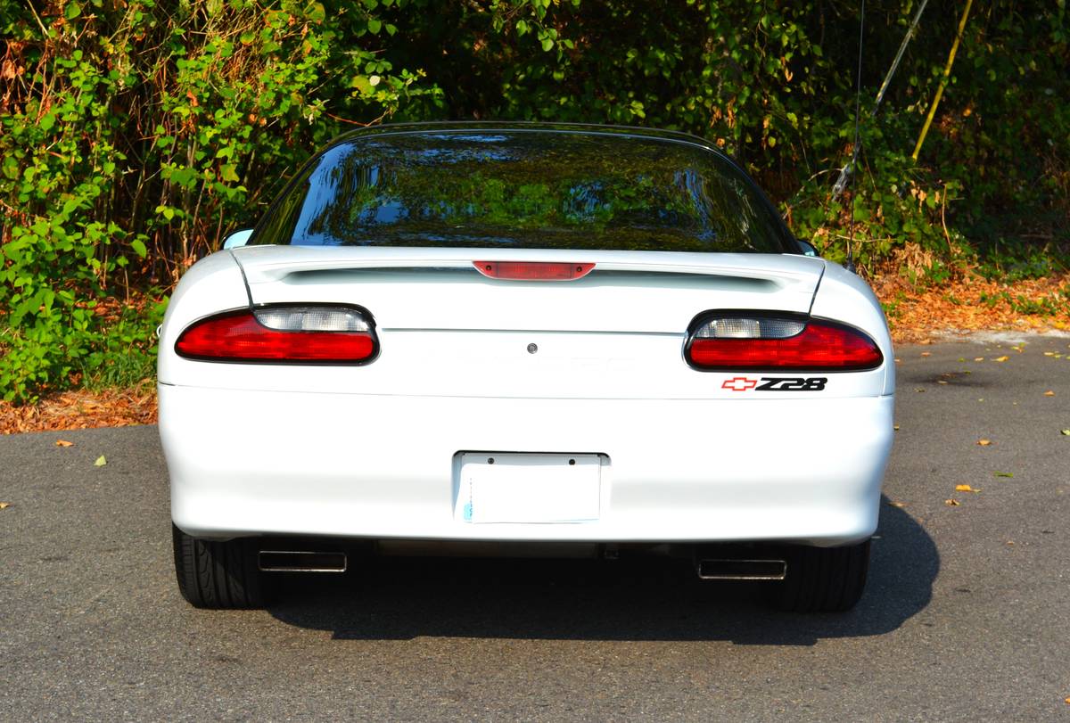 Chevrolet-camaro-z28-1994-white-5