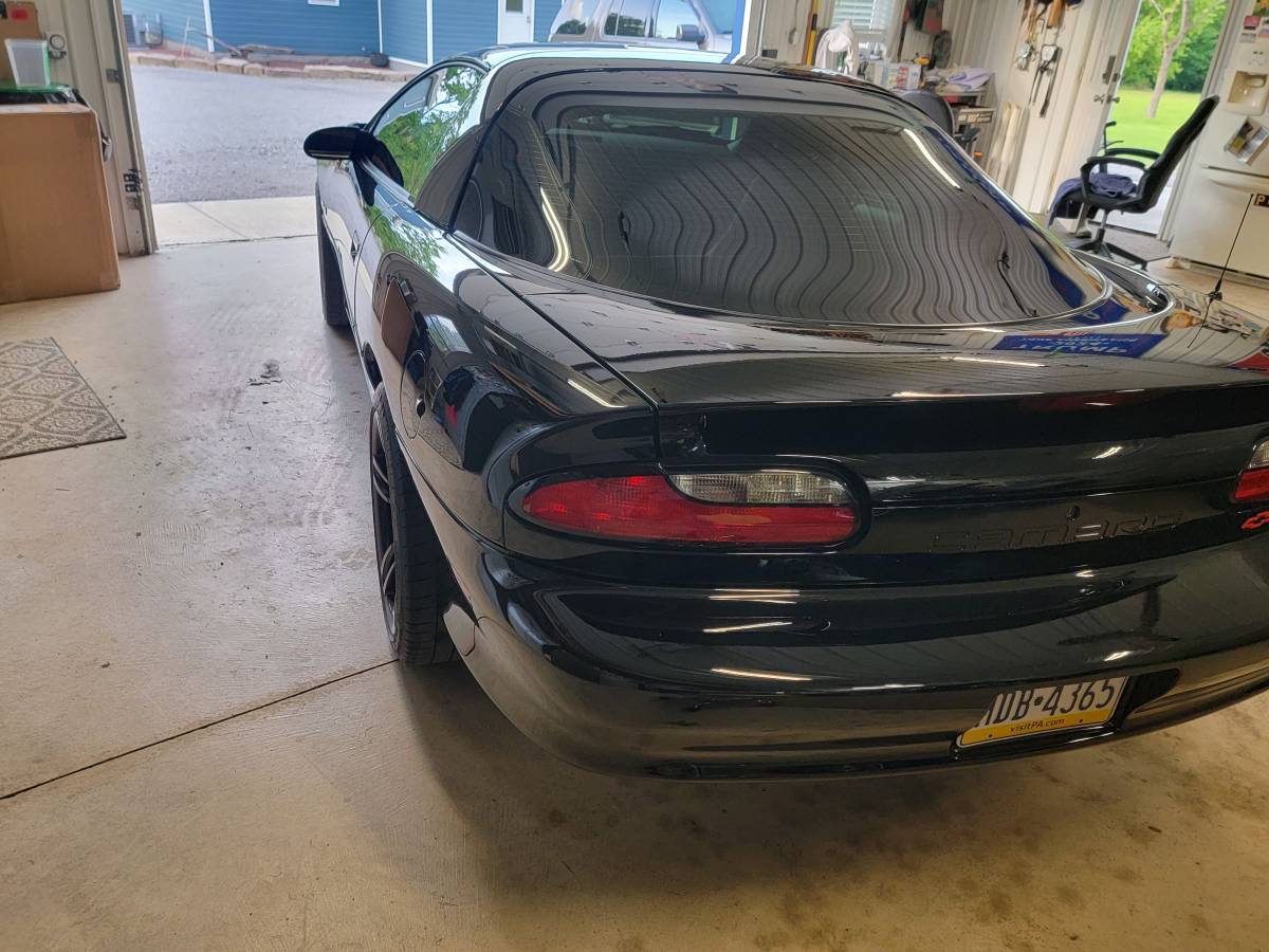 Chevrolet-camaro-z28-1995-black-2