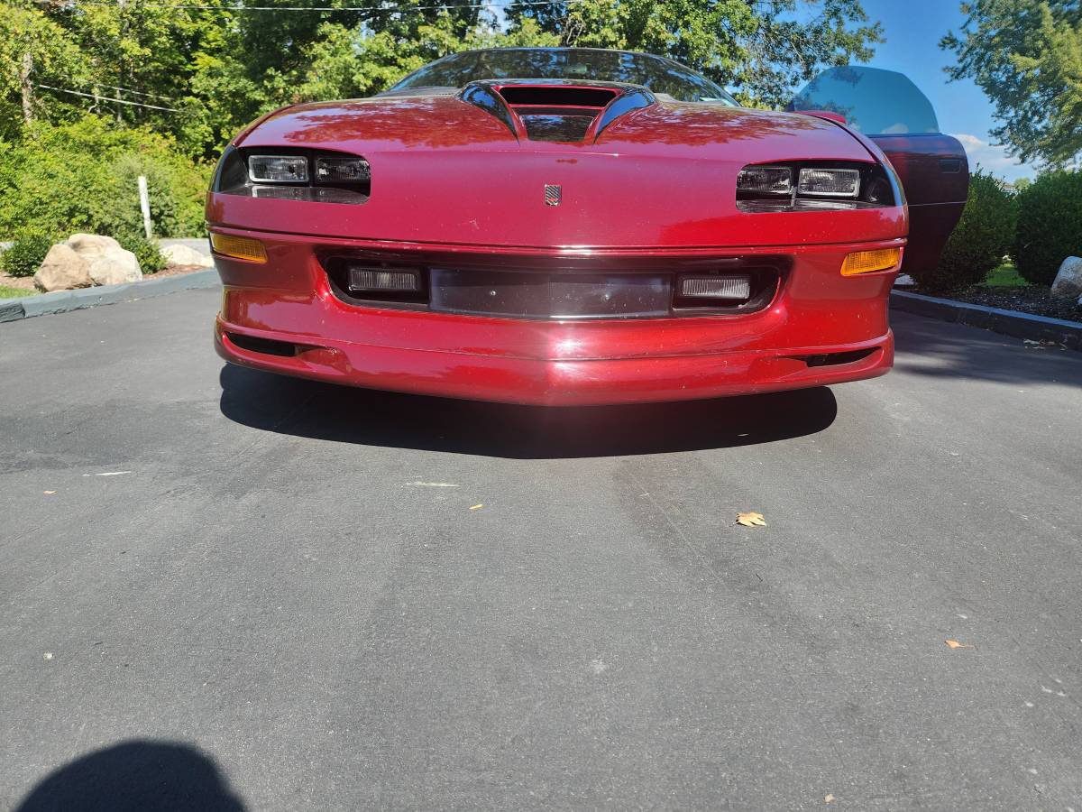 Chevrolet-camaro-z28-1995-red-2