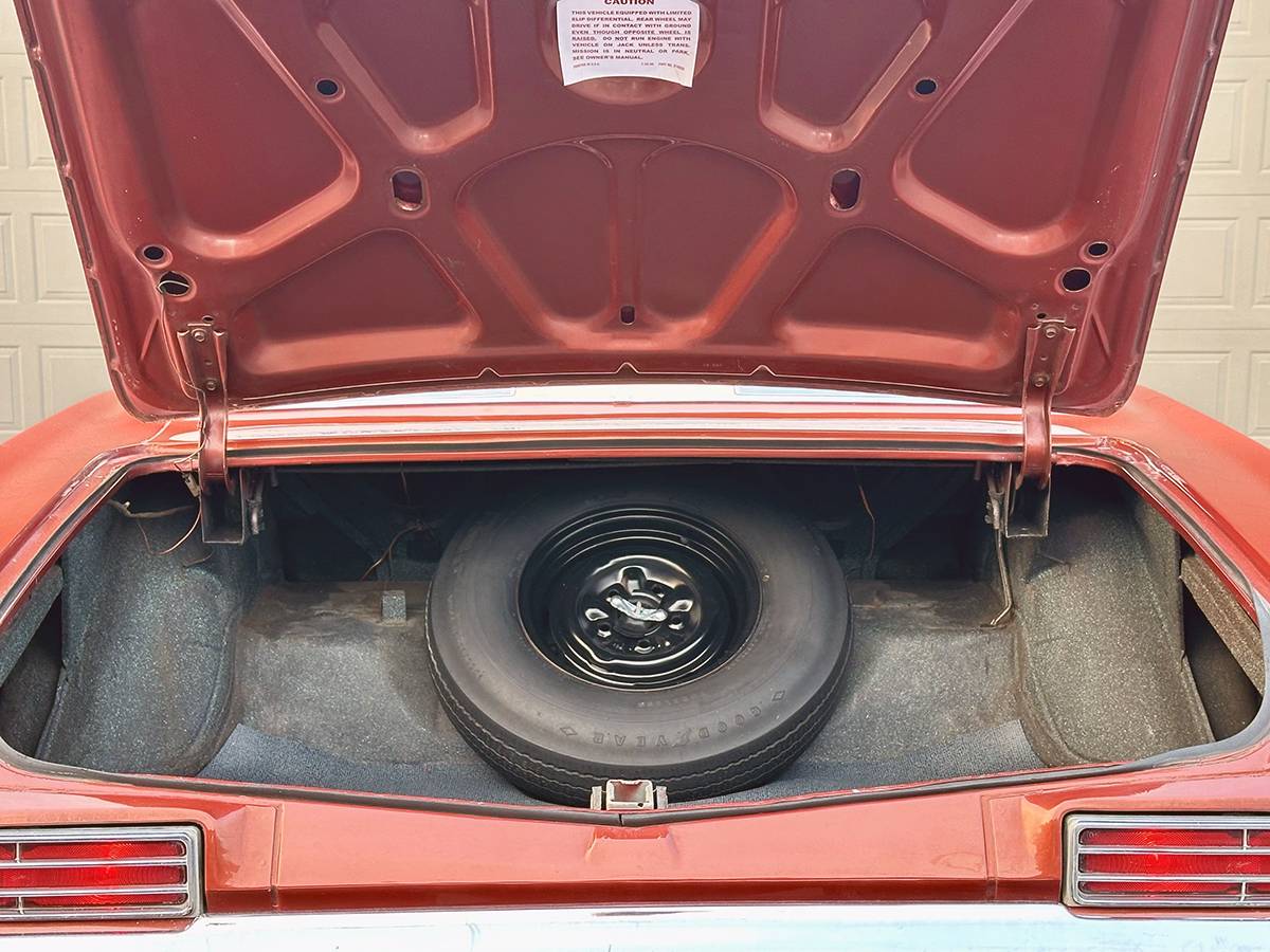 Chevrolet-caprice-1966-custom-10