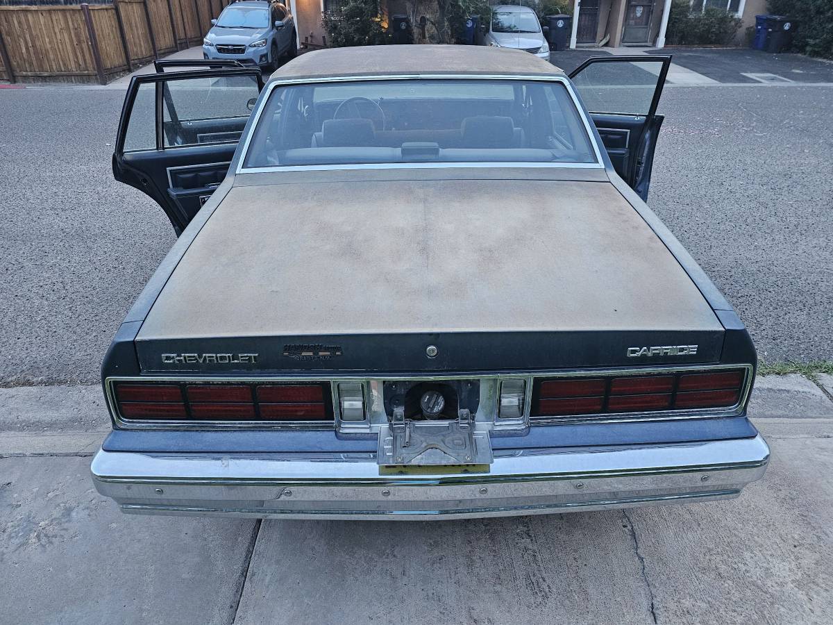 Chevrolet-caprice-1989-blue-12