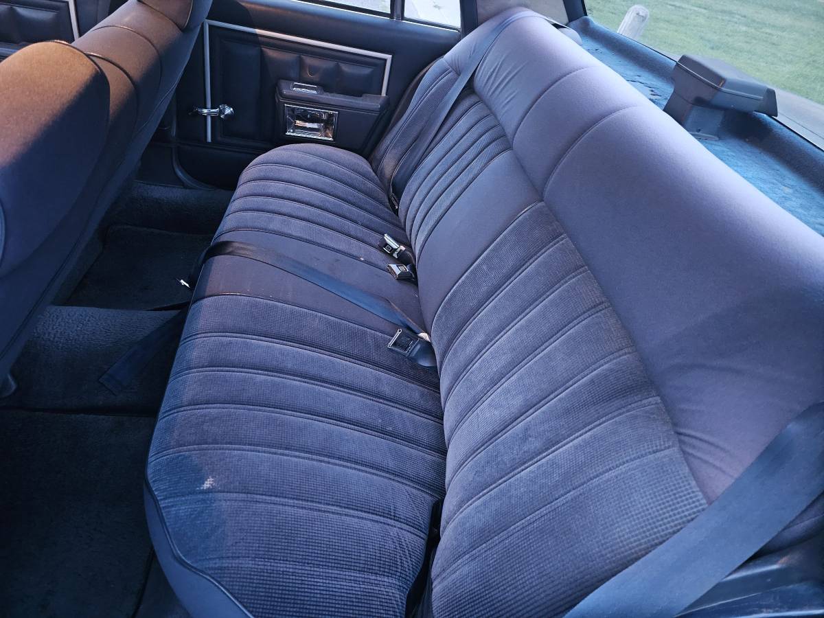 Chevrolet-caprice-1989-blue-4