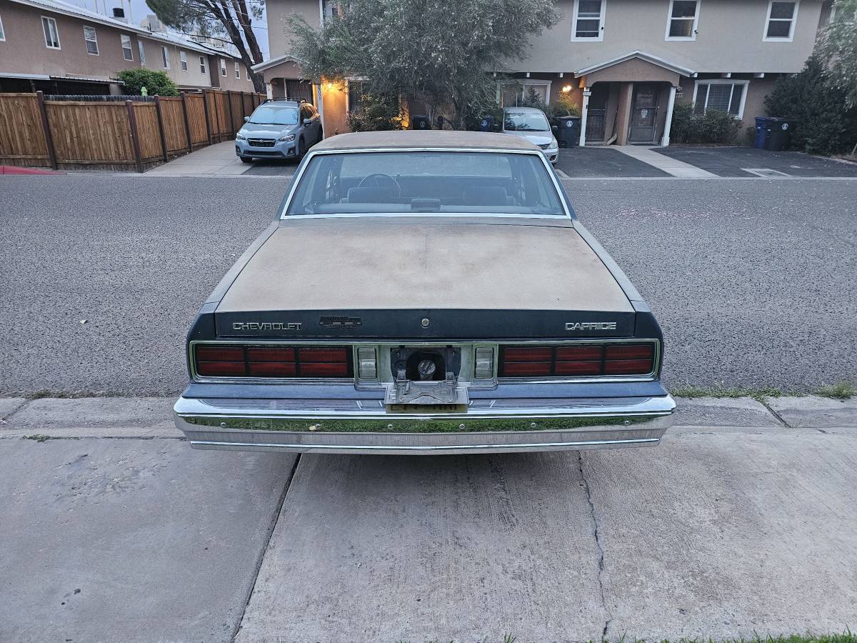 Chevrolet-caprice-1989-blue