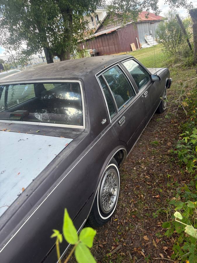 Chevrolet-caprice-classic-1987-red-2