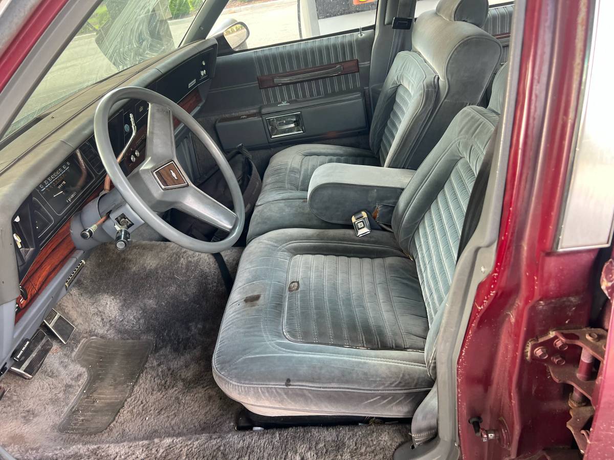 Chevrolet-caprice-classic-1988-11