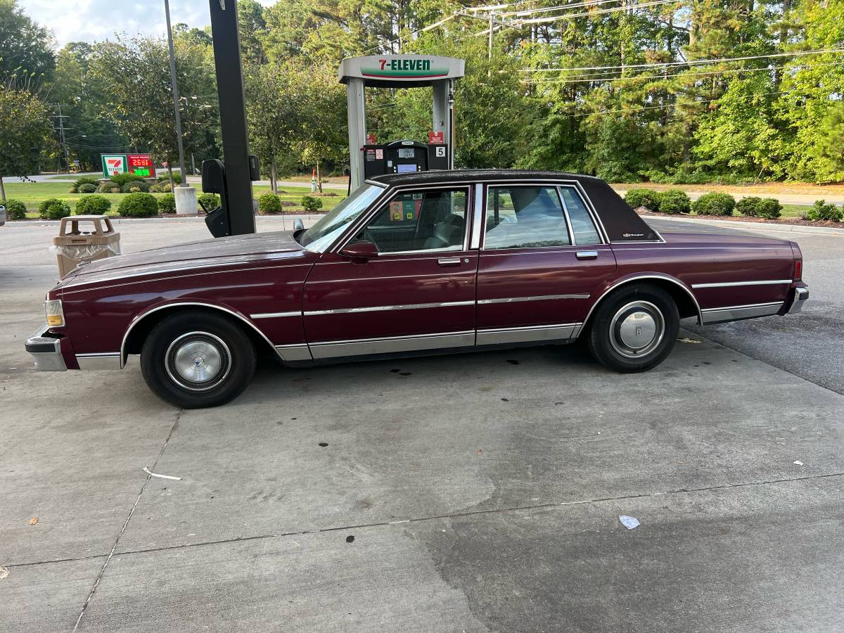 Chevrolet-caprice-classic-1988-13