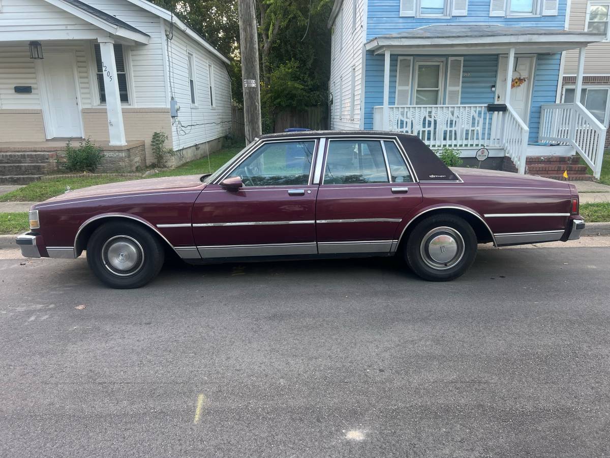 Chevrolet-caprice-classic-1988-3