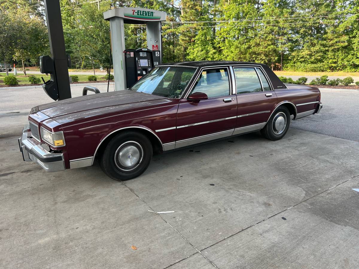 Chevrolet-caprice-classic-1988-6
