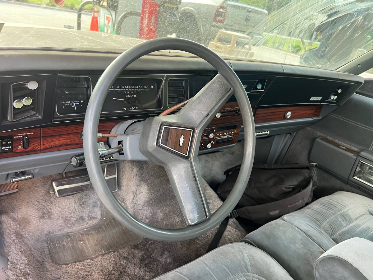 Chevrolet-caprice-classic-1988-8