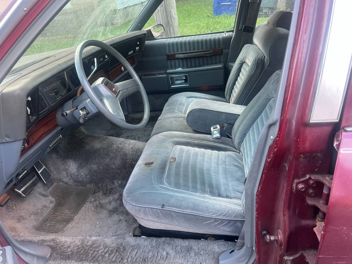 Chevrolet-caprice-classic-1988-9