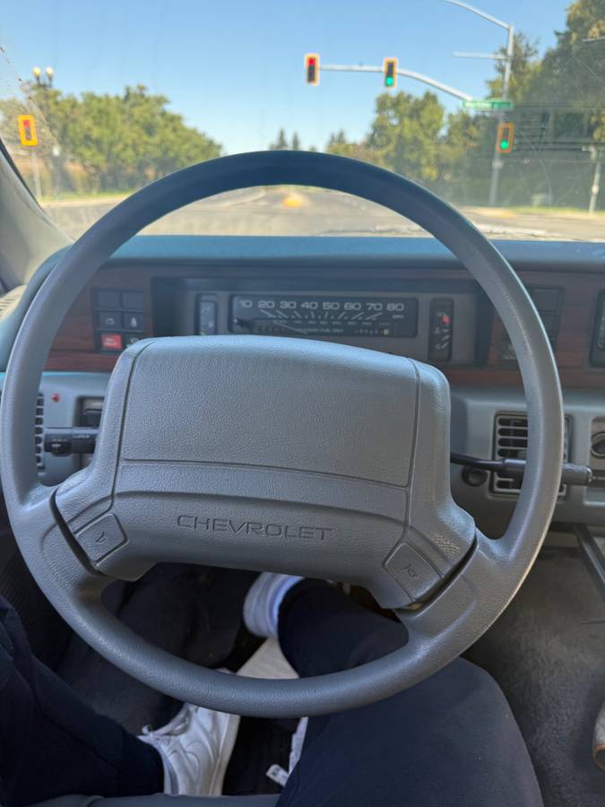 Chevrolet-caprice-classic-1992-silver-7
